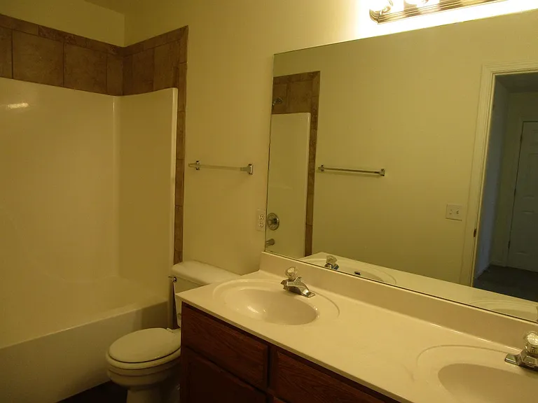 2409-2411 Northampton Dr. — Photo 27