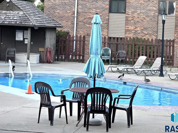 3600 S Gateway Blvd APT 103, Sioux Falls, SD 57106