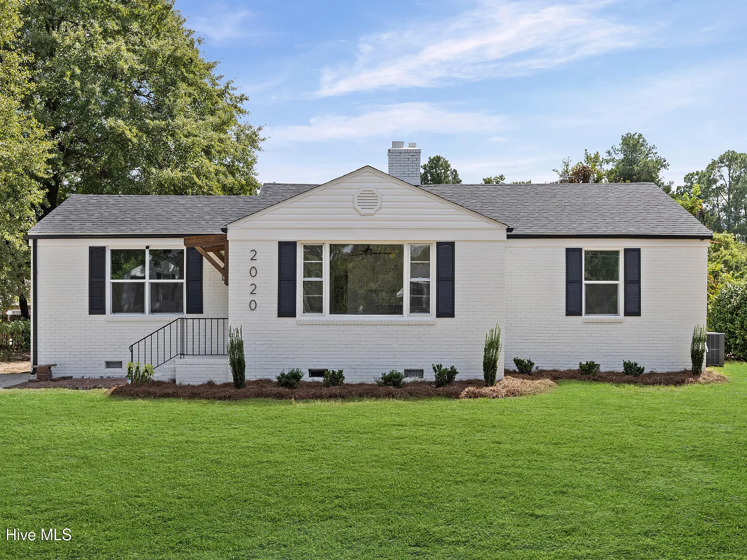 3 bed, 2.0 bath, 1511 sqft, $1,850 — Photo 1