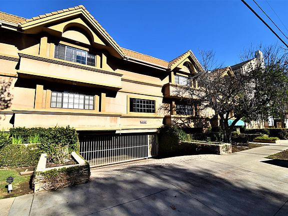 2nd image of 11259 La Maida St