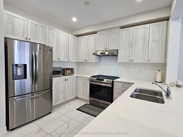 39 Ducharme Dr — Photo 8