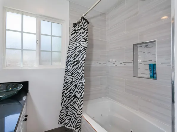 7814 McLaren Ave, Los Angeles, CA 91304
