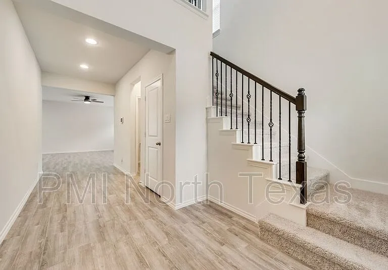 1713 Wayne Ln — Photo 5