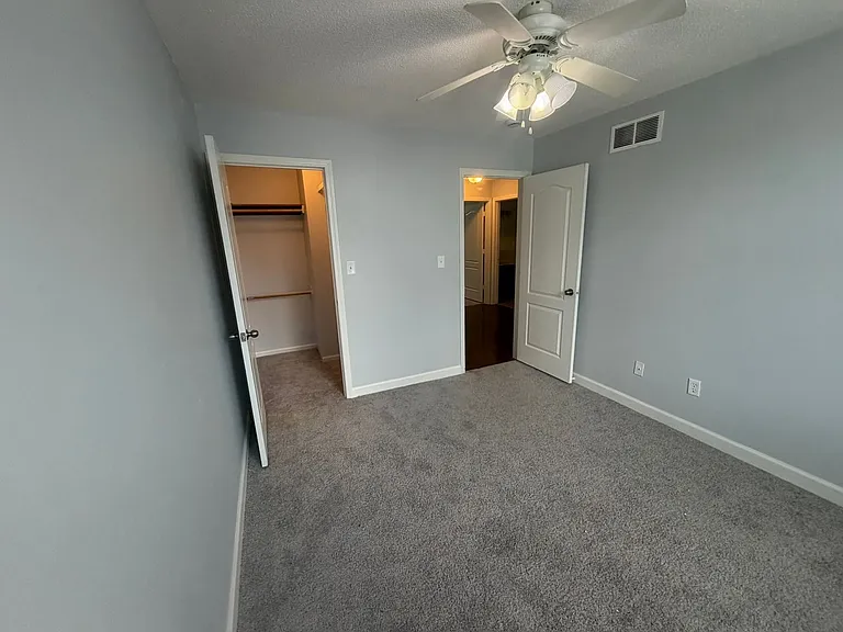 401 Dustin Dr — Photo 11