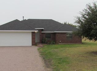 704 Arapaho Dr, Tioga, TX 76271