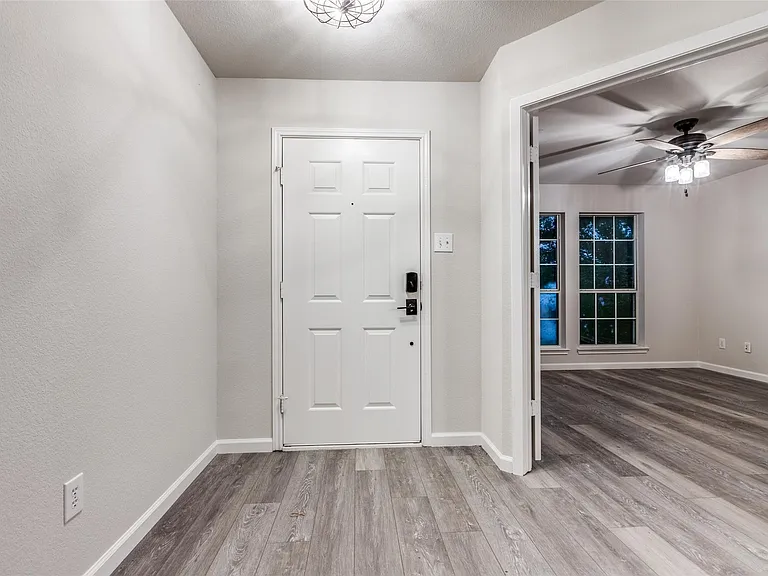 1817 Heron Dr — Photo 7