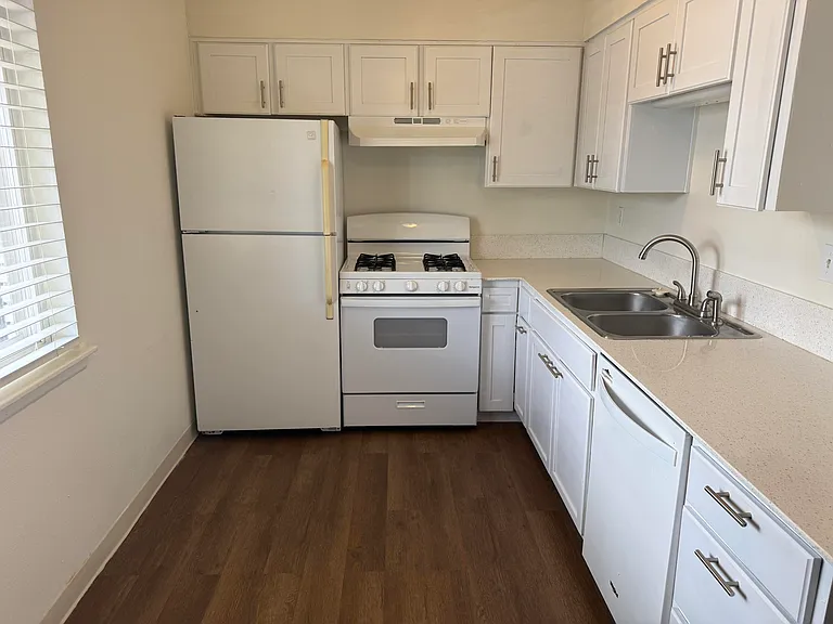 3908 Ortiz Ct NE #A — Photo 2