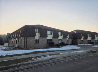 809 Maplehill Dr #5, Albert Lea, MN 56007