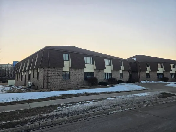 809 Maplehill Dr #5, Albert Lea, MN 56007