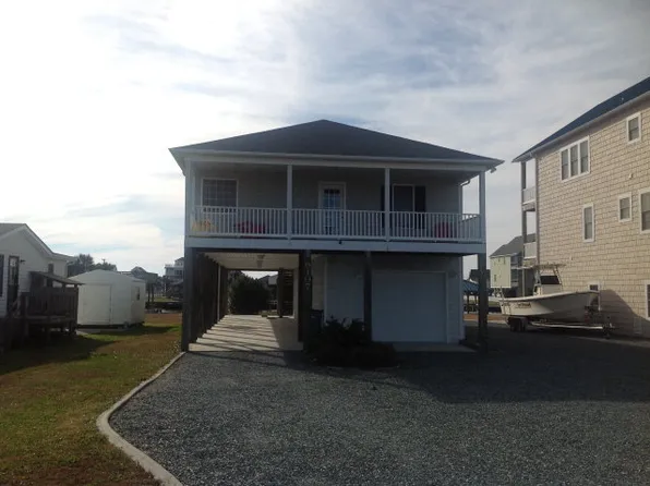 9107 9th St, Surf City, NC 28445