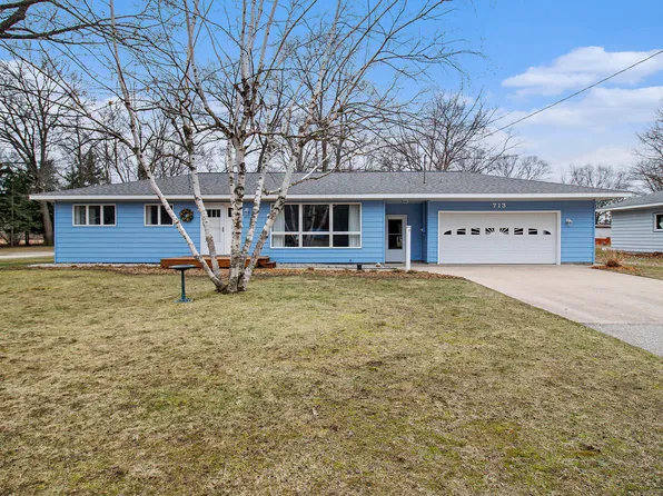 713 Wall St, Manistee, MI 49660