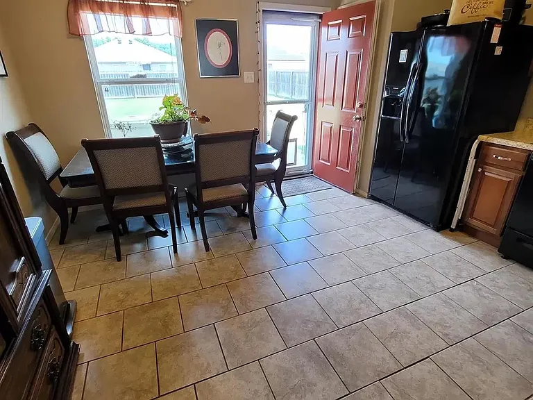 3020 Beechwood Dr — Photo 4