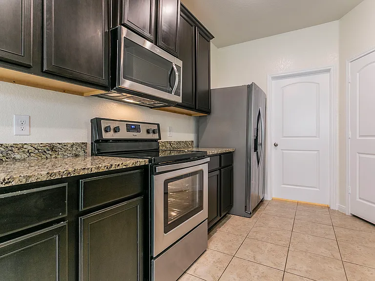 211 Azalea Way — Photo 29