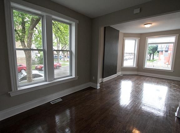 3rd image of 1658 N Monticello Ave