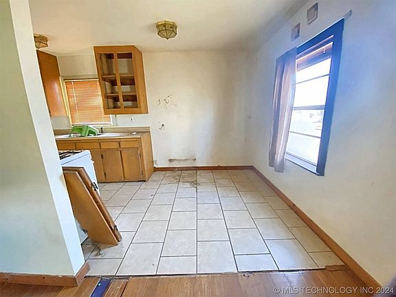 5th image of 1374 Shady Ln