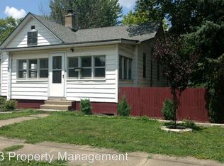 1019 W Taylor St, Bloomington, IL
