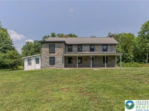 1350 Old Plains Rd, Pennsburg, PA 18073