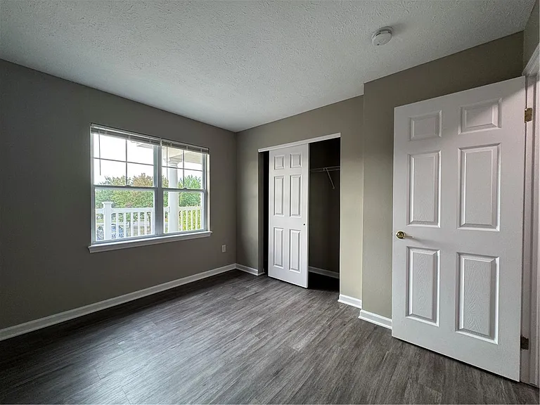 1301 Hill Park Ct — Photo 11