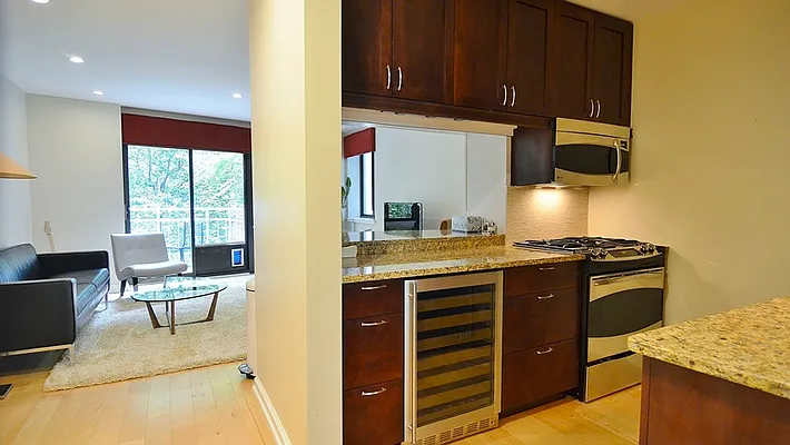 Rented by Park Property Advisors | media 8