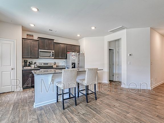 5th image of 1528 Katherine Ct