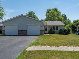 220-A Clinton St, Lowell, IN 46356