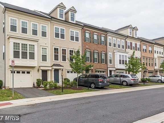 2nd image of 22442 Glenbow Way