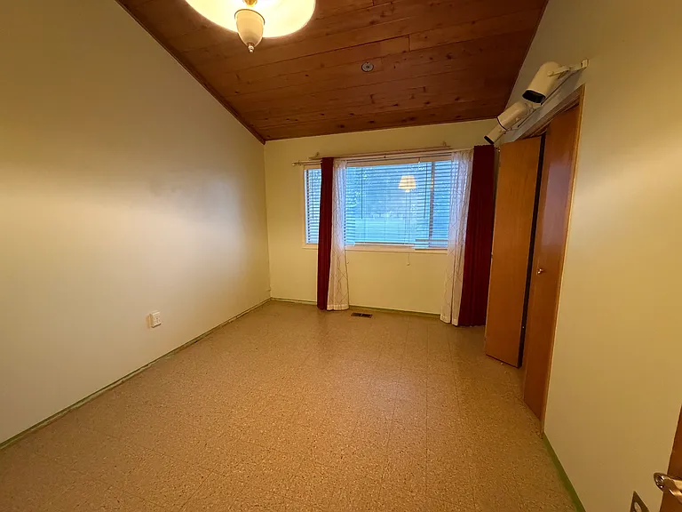 33 Poplar St — Photo 5