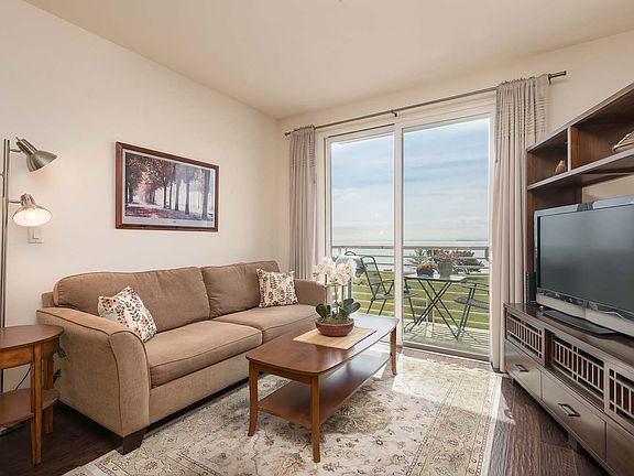 2nd image of 301 Crescent Ct APT 3405