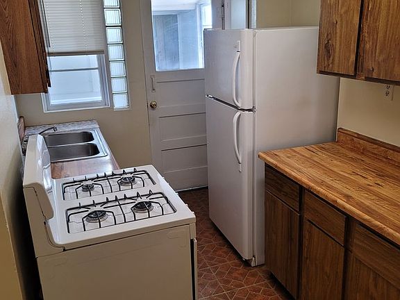 4th image of 1214 E 1st St #7