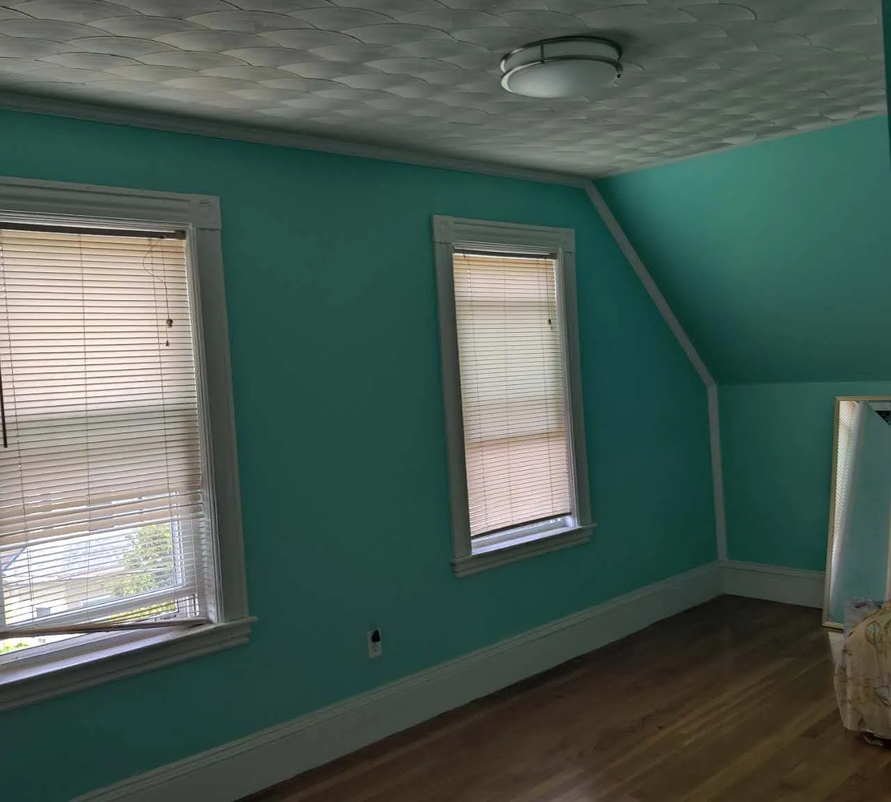 2 bed, 850 sqft, $2,300 — Photo 1