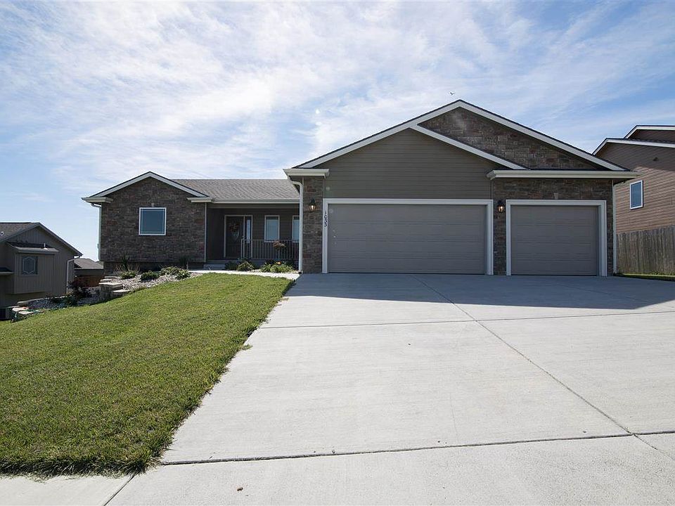1st image of 1033 Lobdell Dr