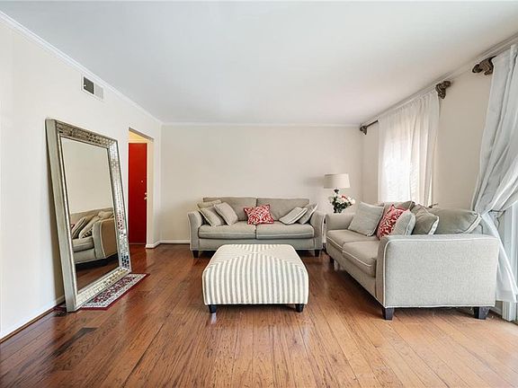 3rd image of 6851 Roswell Rd Unit F5