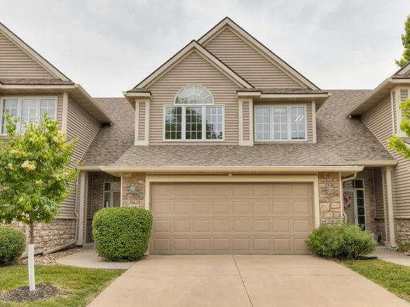 12586 Diamond Ridge Ct, Clive, IA 50325