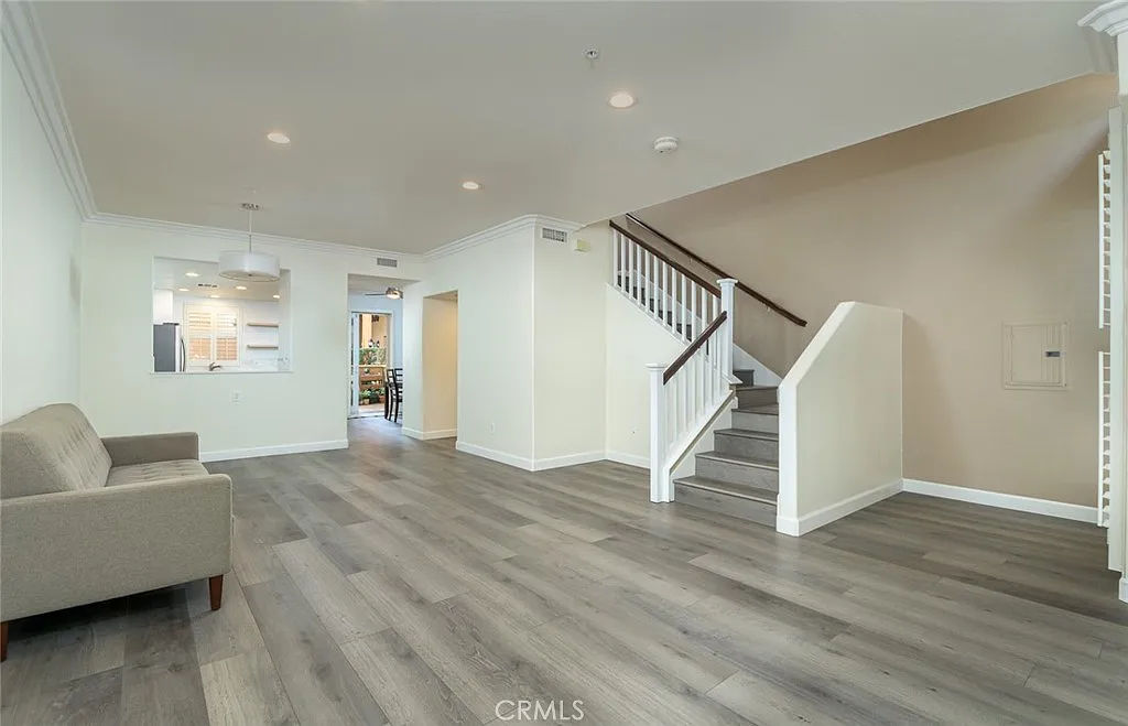 3 bed, 2.5 bath, 1656 sqft, $4,800 — Photo 3