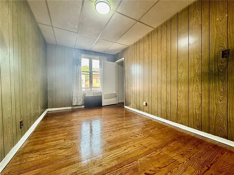 2043 W 10th St #2A — Photo 7