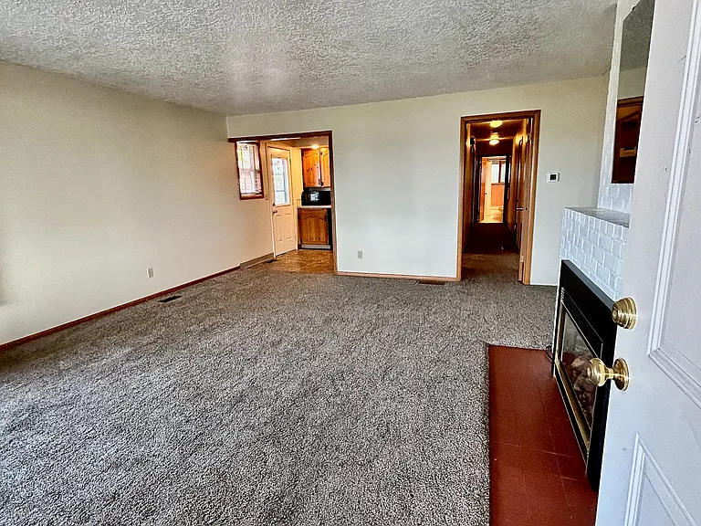 6416 E Evergreen Blvd — Photo 3