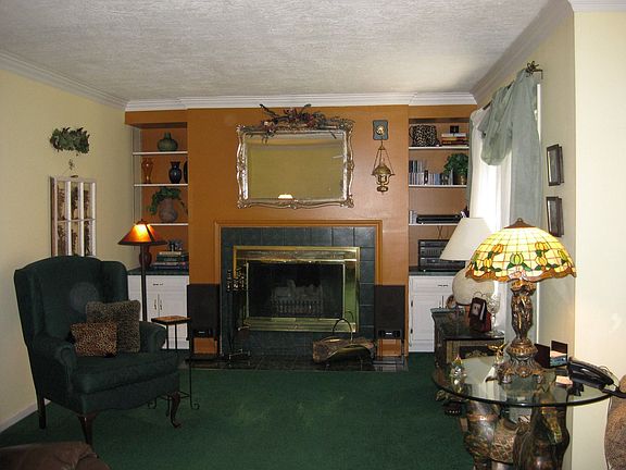 living area w/ fireplace