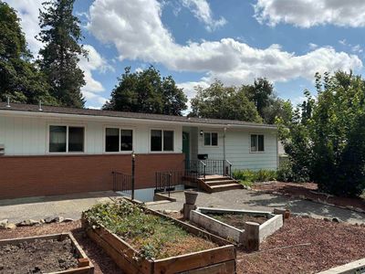 1014 S Hayes St, Moscow, ID, 83843