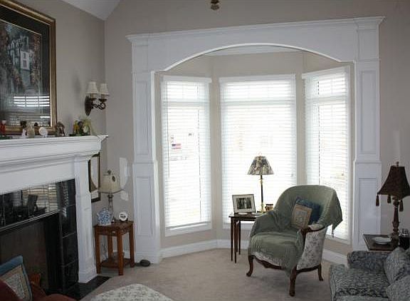 2nd image of 4706 S Lakewood Dr