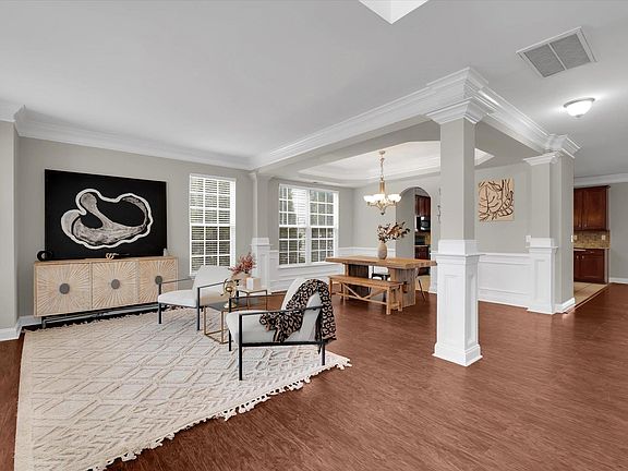 4th image of 104 Windsor Creek Ct