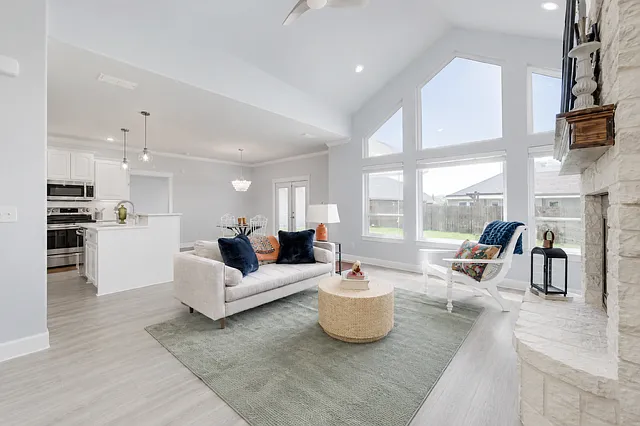 325 Mill Creek Dr — Photo 4