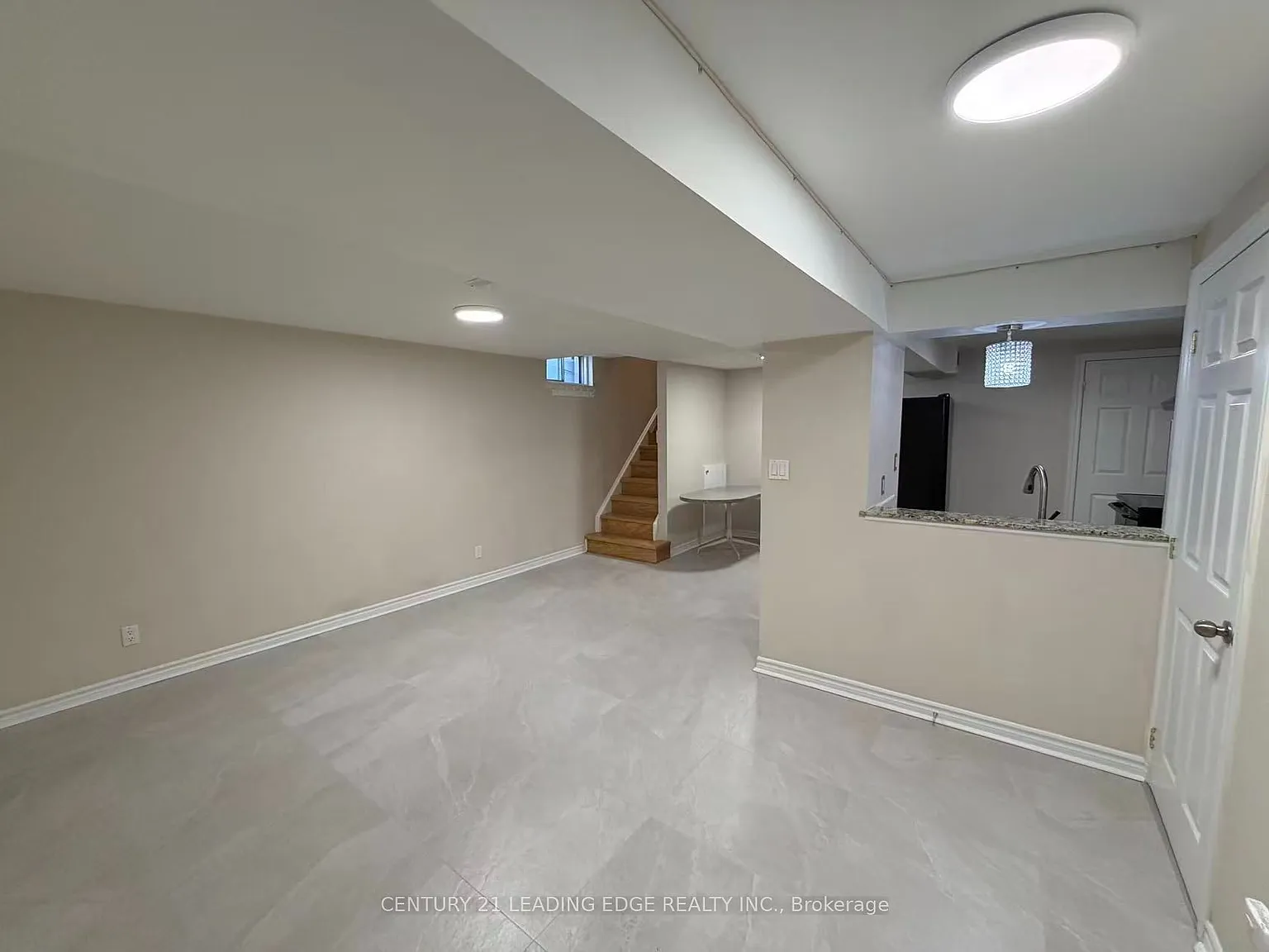2 bed, $1,900 — Photo 2