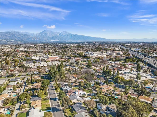 464 W Kenoak Pl, Pomona, CA 91768