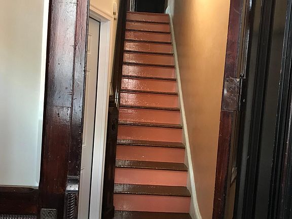 2nd image of 1620 Mount Vernon St #1