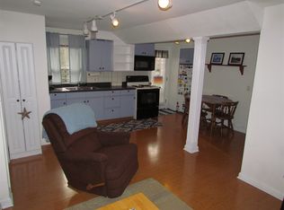29 Sherwood Rd, Middletown, RI 02842