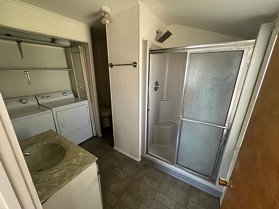 5th image of 504 S Beveridge St