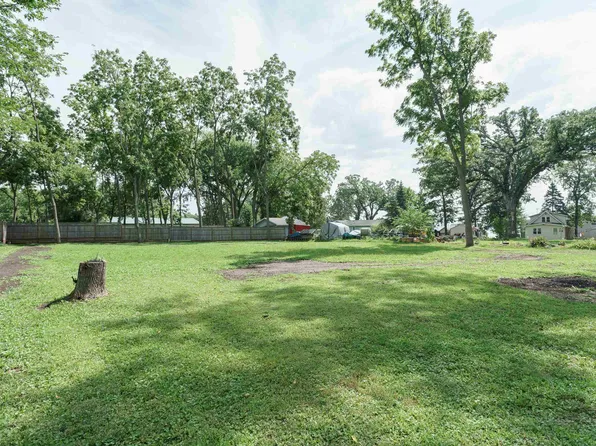 N1032 Olson Rd, Edgerton, WI 53534