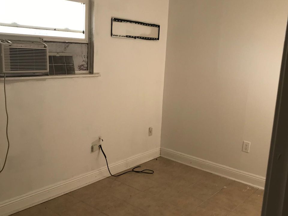 1st image of 114 Eve St #B