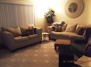 8228 Fremont St, Westland, MI 48185