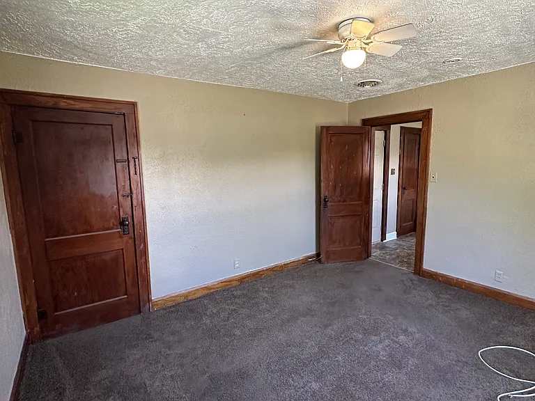 2940 Pitt St #3 — Photo 3